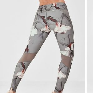 Fabletics PowerHold  Leggings Size Small